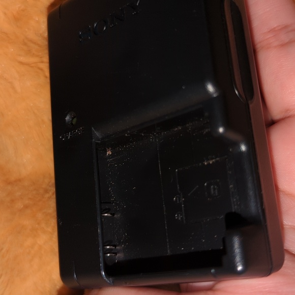 Sony battery charger Model BC-CSGC - Picture 5 of 5